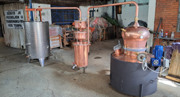 Kazan od 250 lit. sa separatorom,peć kotlovski lim,tabarka prohrom